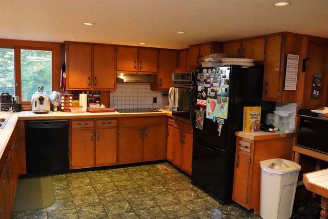 81 Top Deck Lane, Newport Town, VT 05857