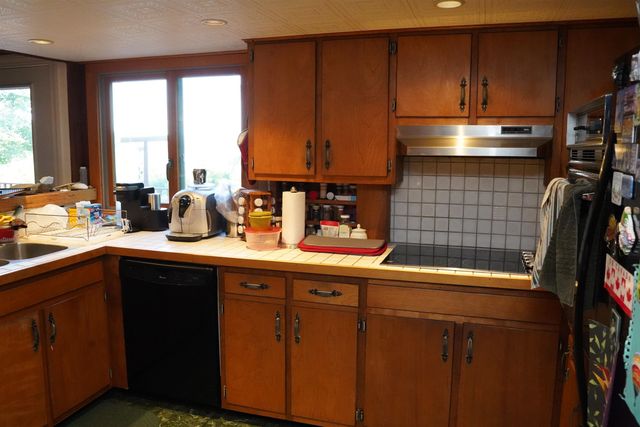 81 Top Deck Lane, Newport Town, VT 05857