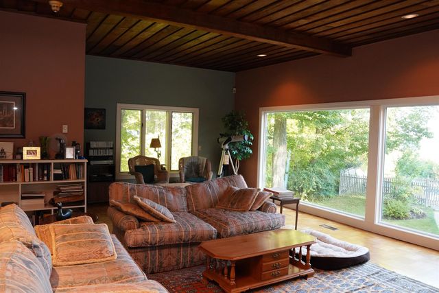 81 Top Deck Lane, Newport Town, VT 05857