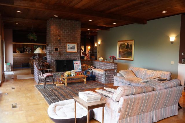 81 Top Deck Lane, Newport Town, VT 05857