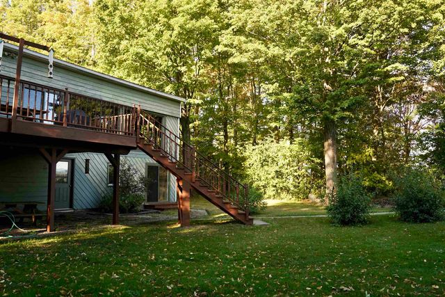81 Top Deck Lane, Newport Town, VT 05857