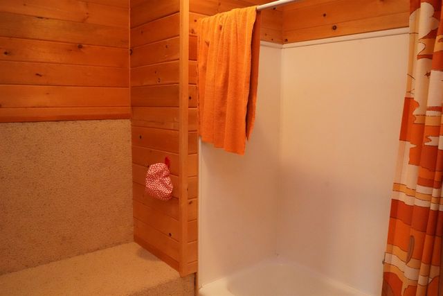 81 Top Deck Lane, Newport Town, VT 05857