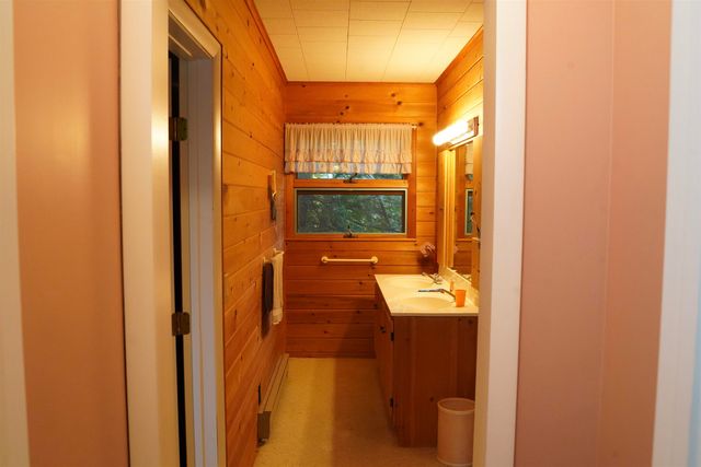 81 Top Deck Lane, Newport Town, VT 05857