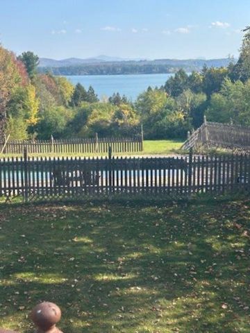 81 Top Deck Lane, Newport Town, VT 05857