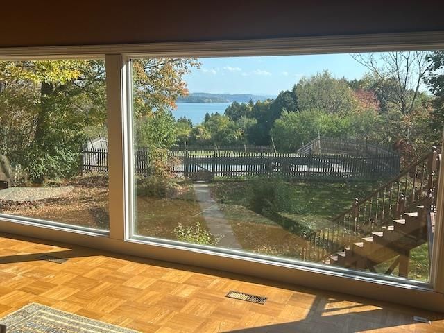 81 Top Deck Lane, Newport Town, VT 05857