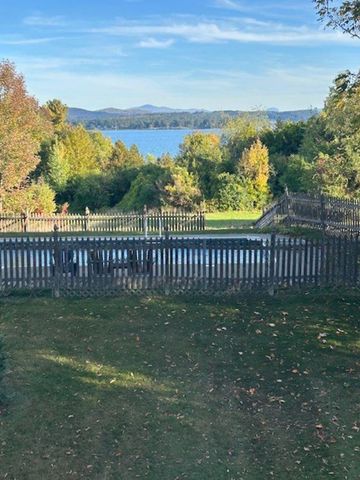 81 Top Deck Lane, Newport Town, VT 05857