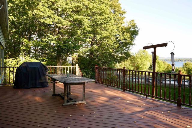 81 Top Deck Lane, Newport Town, VT 05857