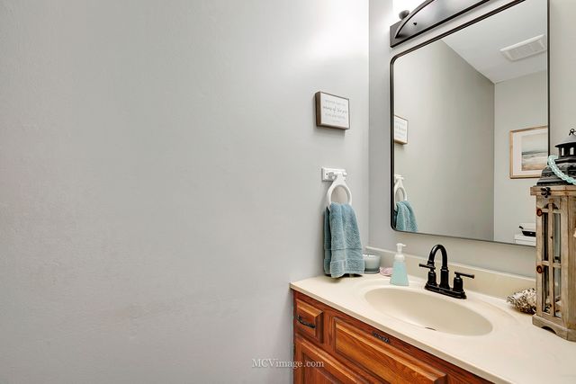 180 Dolores Street, Oswego, IL 60543