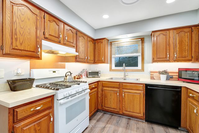 180 Dolores Street, Oswego, IL 60543