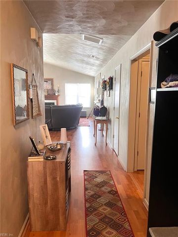 103 Hopemont LN, Suffolk, VA 23434