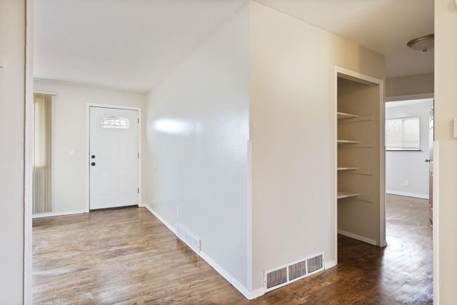 2422 Snelling Place, Saginaw, MI 48601