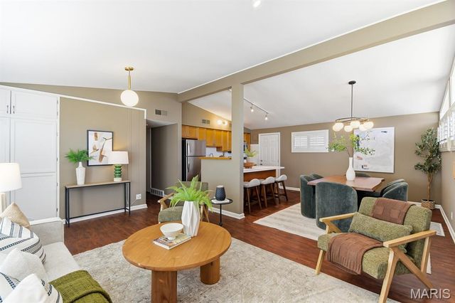 1001 Coffey Court, St Louis, MO 63126