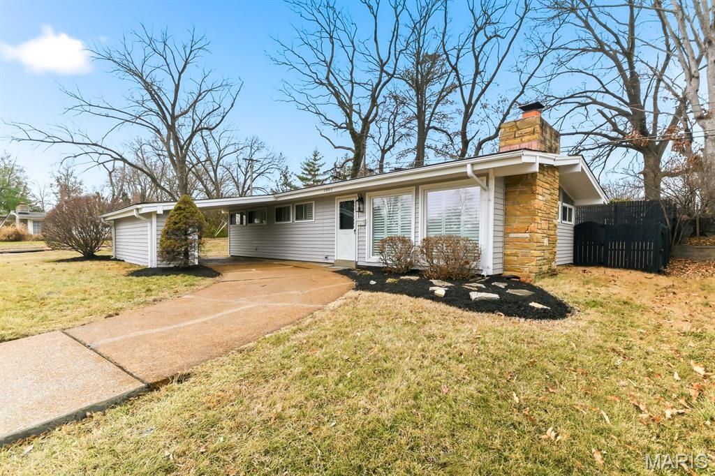 1001 Coffey Court, St Louis, MO 63126