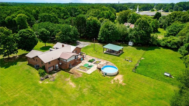 13012 20 Highway, Belton, SC 29627