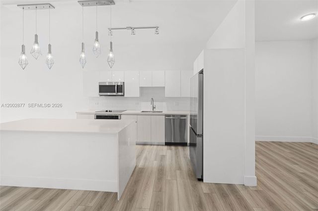 101 Diplomat Pkwy 805, Hallandale Beach, FL 33009