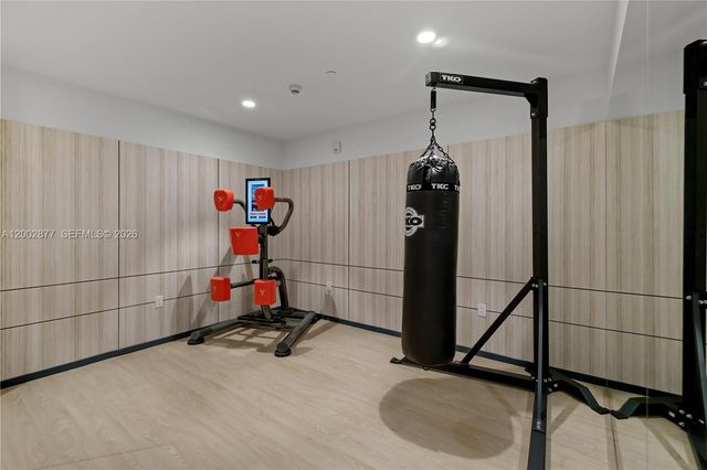 101 Diplomat Pkwy 805, Hallandale Beach, FL 33009