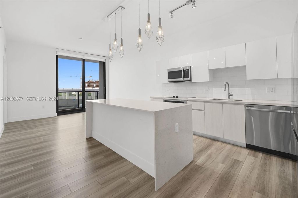 101 Diplomat Pkwy 805, Hallandale Beach, FL 33009