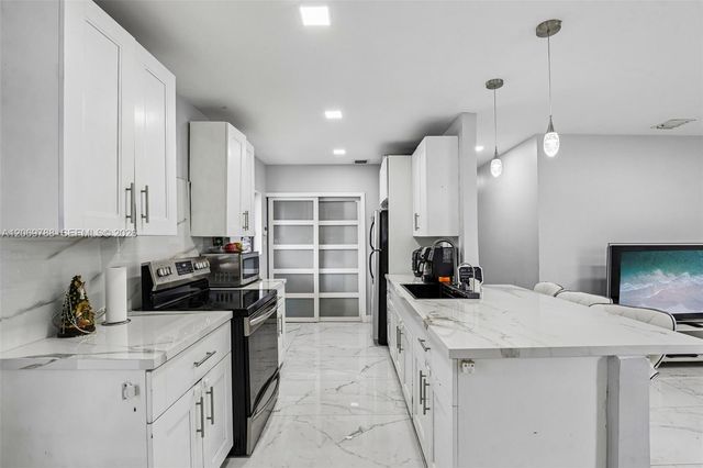 1421 N 68th Terrace 1421, Hollywood, FL 33024