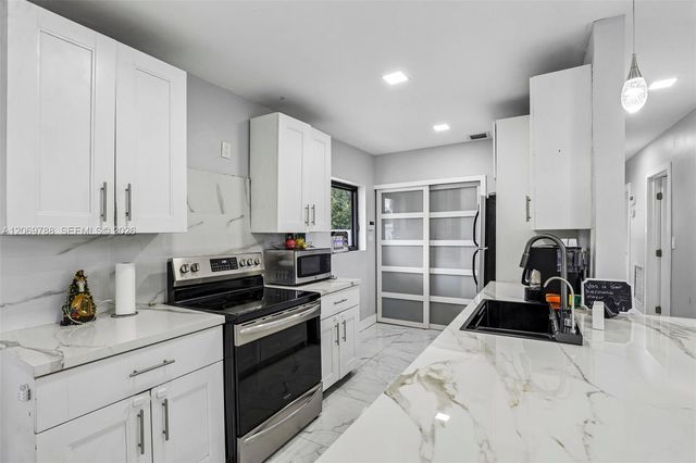 1421 N 68th Terrace 1421, Hollywood, FL 33024