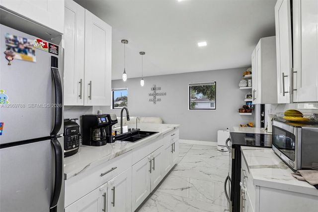 1421 N 68th Terrace 1421, Hollywood, FL 33024