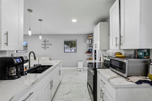 1421 N 68th Terrace 1421, Hollywood, FL 33024