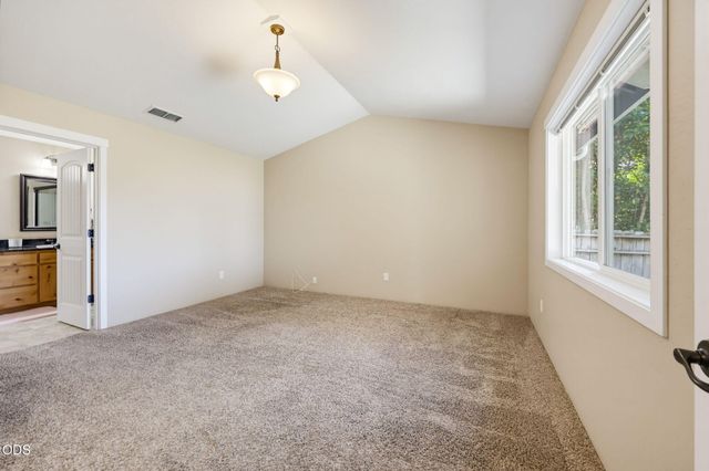 425 SE Cadet Court, Grants Pass, OR 97527