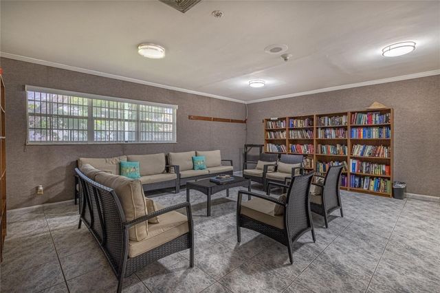 4151 NW 41st St 308, Lauderdale Lakes, FL 33319