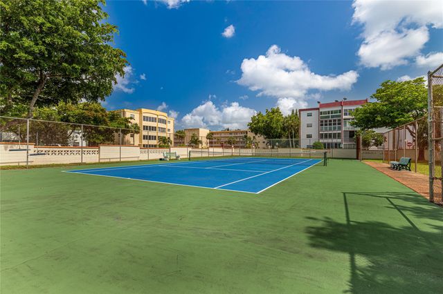 4151 NW 41st St 308, Lauderdale Lakes, FL 33319