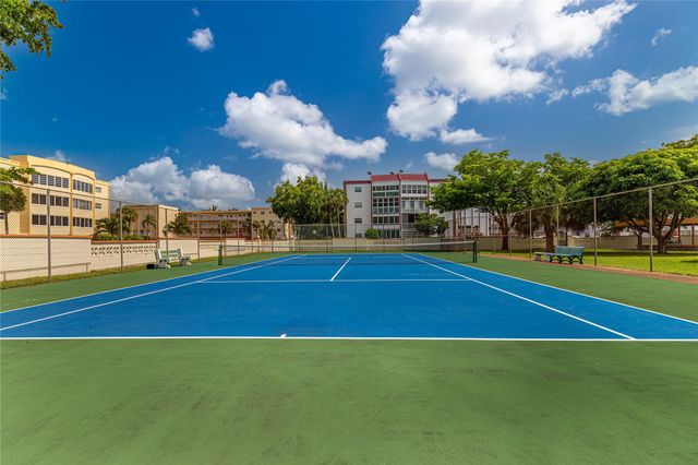 4151 NW 41st St 308, Lauderdale Lakes, FL 33319