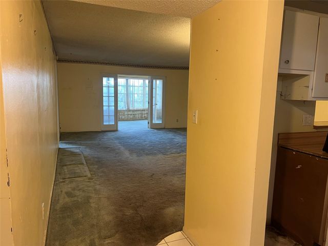 4151 NW 41st St 308, Lauderdale Lakes, FL 33319