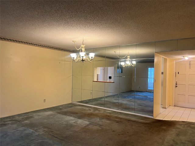 4151 NW 41st St 308, Lauderdale Lakes, FL 33319