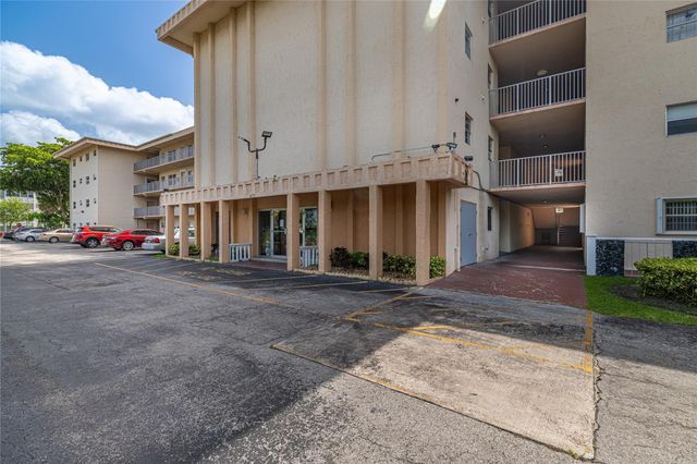 4151 NW 41st St 308, Lauderdale Lakes, FL 33319