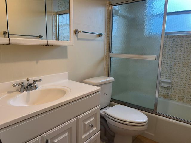 4151 NW 41st St 308, Lauderdale Lakes, FL 33319