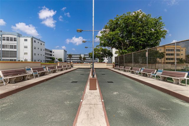 4151 NW 41st St 308, Lauderdale Lakes, FL 33319