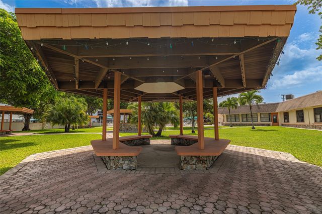 4151 NW 41st St 308, Lauderdale Lakes, FL 33319