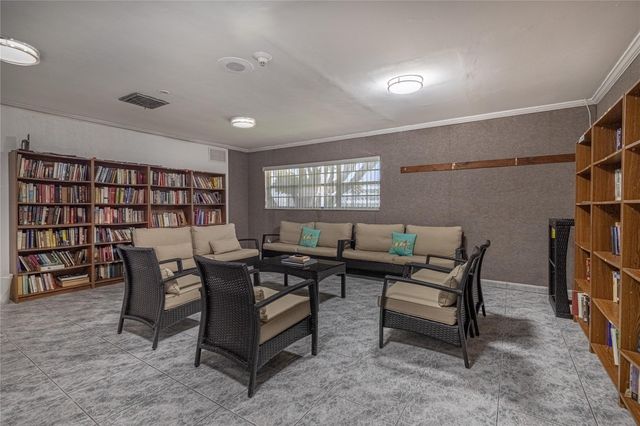4151 NW 41st St 308, Lauderdale Lakes, FL 33319