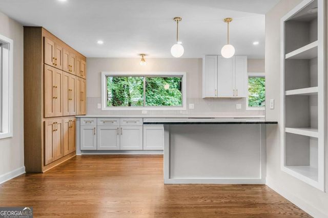 2820 Ponderosa Circle, Decatur, GA 30033