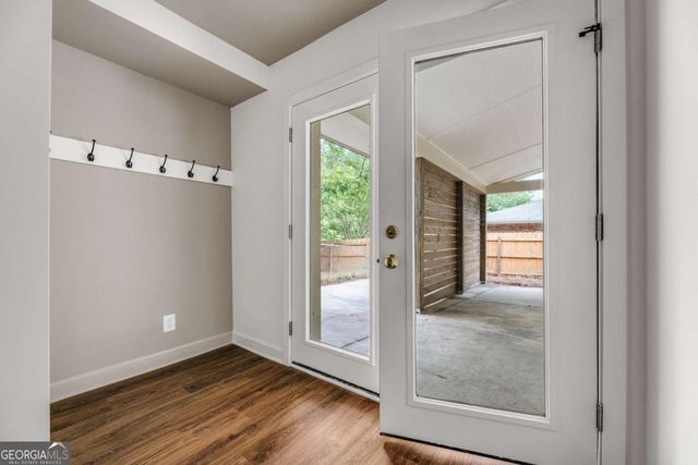 2820 Ponderosa Circle, Decatur, GA 30033