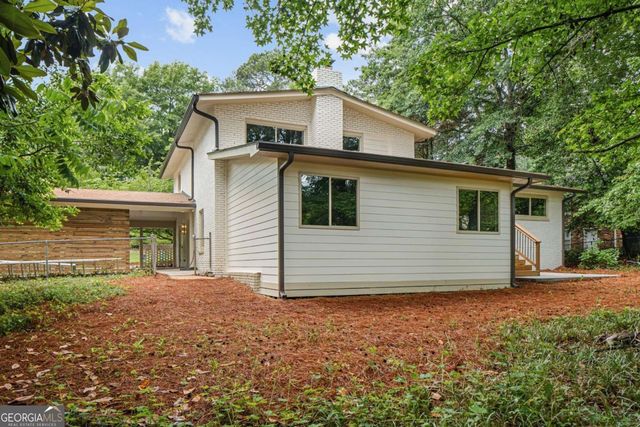 2820 Ponderosa Circle, Decatur, GA 30033
