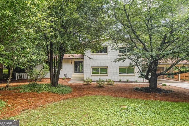 2820 Ponderosa Circle, Decatur, GA 30033