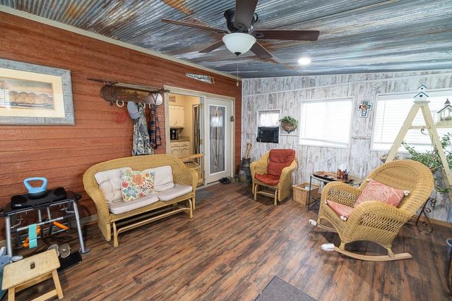 10374 S 1575 Road, Nevada, MO 64772
