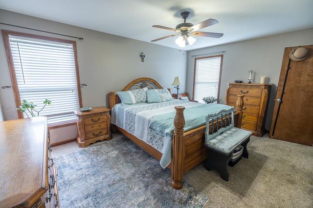 10374 S 1575 Road, Nevada, MO 64772