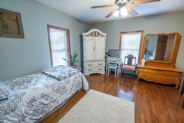 10374 S 1575 Road, Nevada, MO 64772