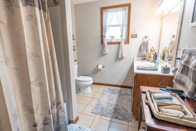 10374 S 1575 Road, Nevada, MO 64772