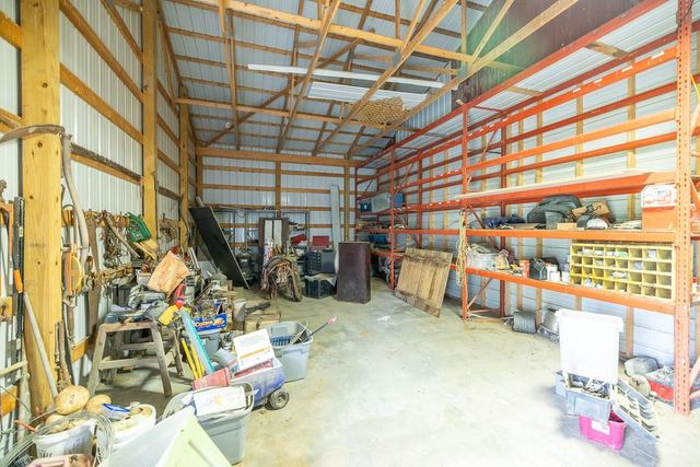 10374 S 1575 Road, Nevada, MO 64772