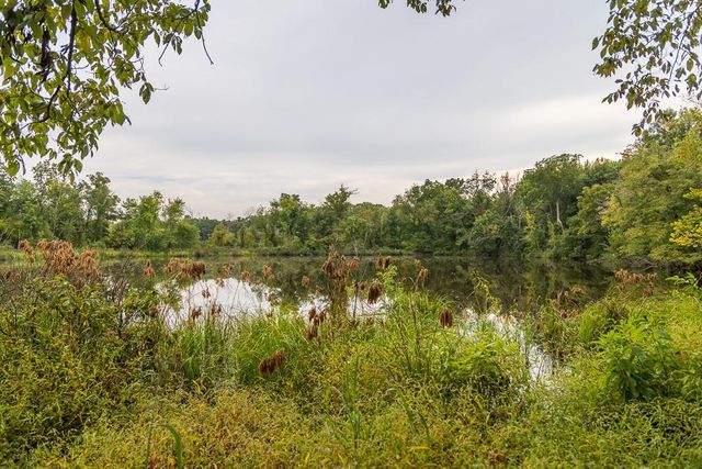 10374 S 1575 Road, Nevada, MO 64772