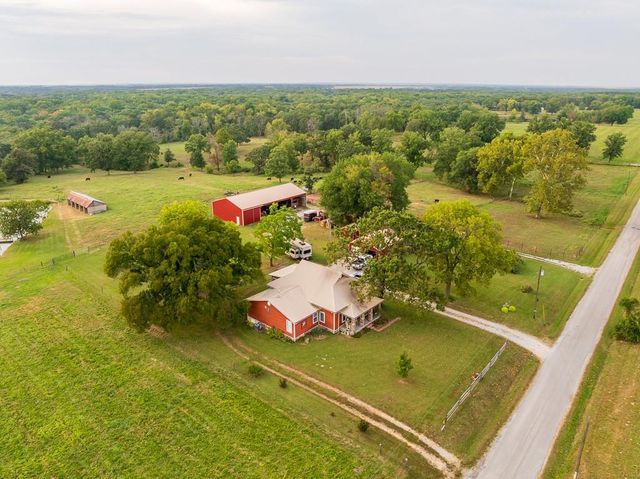 10374 S 1575 Road, Nevada, MO 64772
