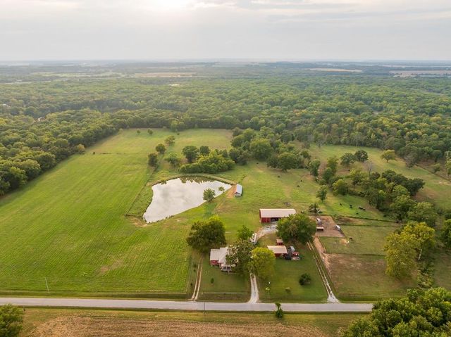 10374 S 1575 Road, Nevada, MO 64772