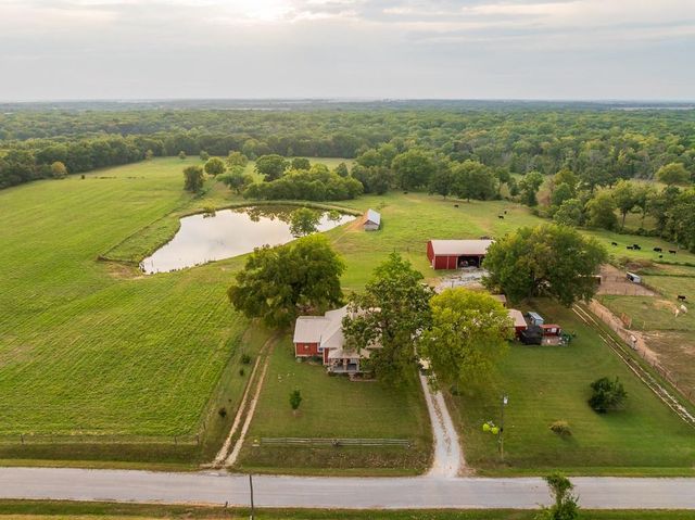 10374 S 1575 Road, Nevada, MO 64772