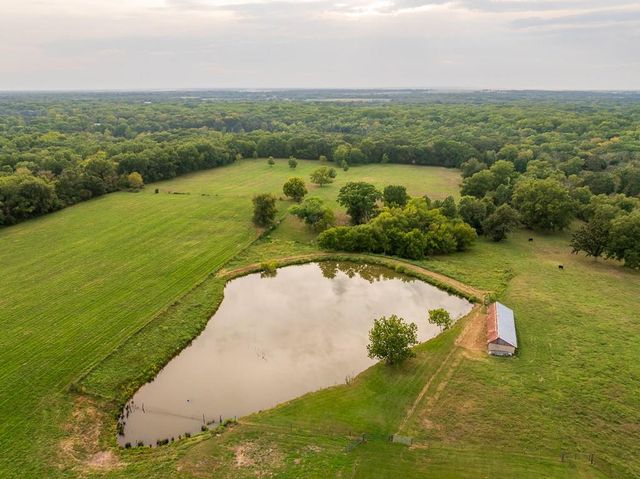 10374 S 1575 Road, Nevada, MO 64772